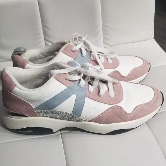 A casual dress shoe. - Picture 2 of 2